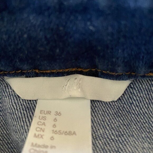H & M Denim Skirt Women’s Size 6 Dark Wash Blue Front Zipper Mini Ladies Y2K - Picture 6 of 7